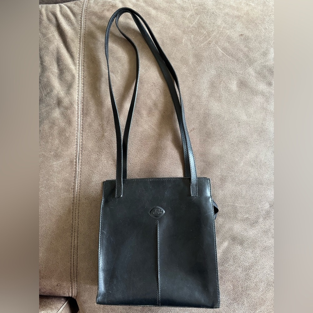 90’s Vintage Black Italian Leather Shoulder Bag
